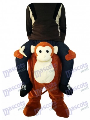 Singe Piggyback Carry Me Ride Singe brun avec un costume de mascotte de banane