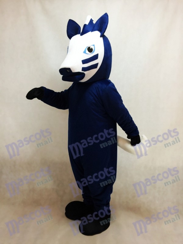Cheval de Troie en costume de mascotte bleue